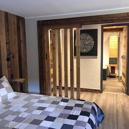 Escargot De Neige Bed & Breakfast Ла Брес Екстериор снимка